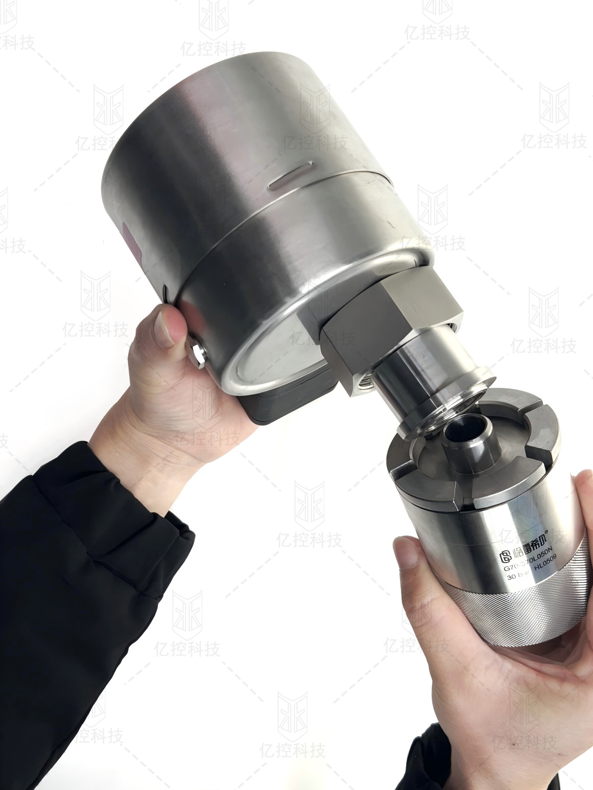 格雷希爾G70-370L050N定制款快速接頭在SF6壓力表的應用1